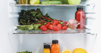 Kühlschrank richtig einräumen – so bleiben Lebensmittel länger frisch